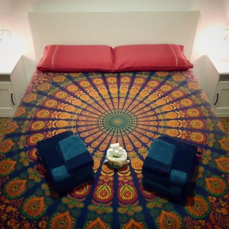 La Tana Tra I Tetti Bed & Breakfast Cenova Dış mekan fotoğraf